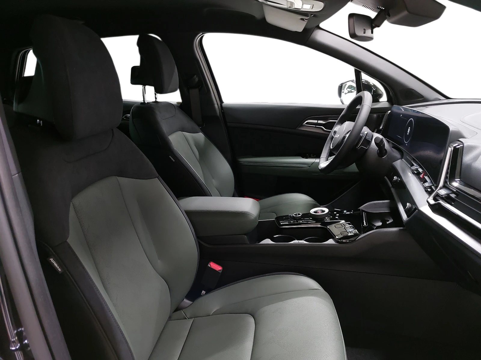 Kia Sportage НОВ!1.6T/215HP/NIGHT-LINE/4X4/LED/AMBI/KLESS - изображение 4