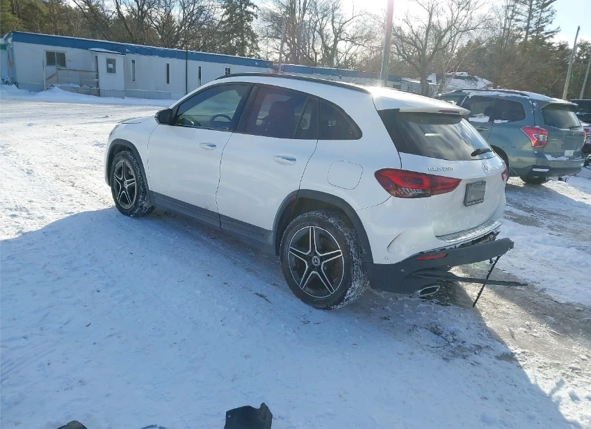 Mercedes-Benz GLA 250 4MATIC / ДИСТРОНИК / ДИГ.ТАБЛО / ПОДГРЕВИ  - изображение 4