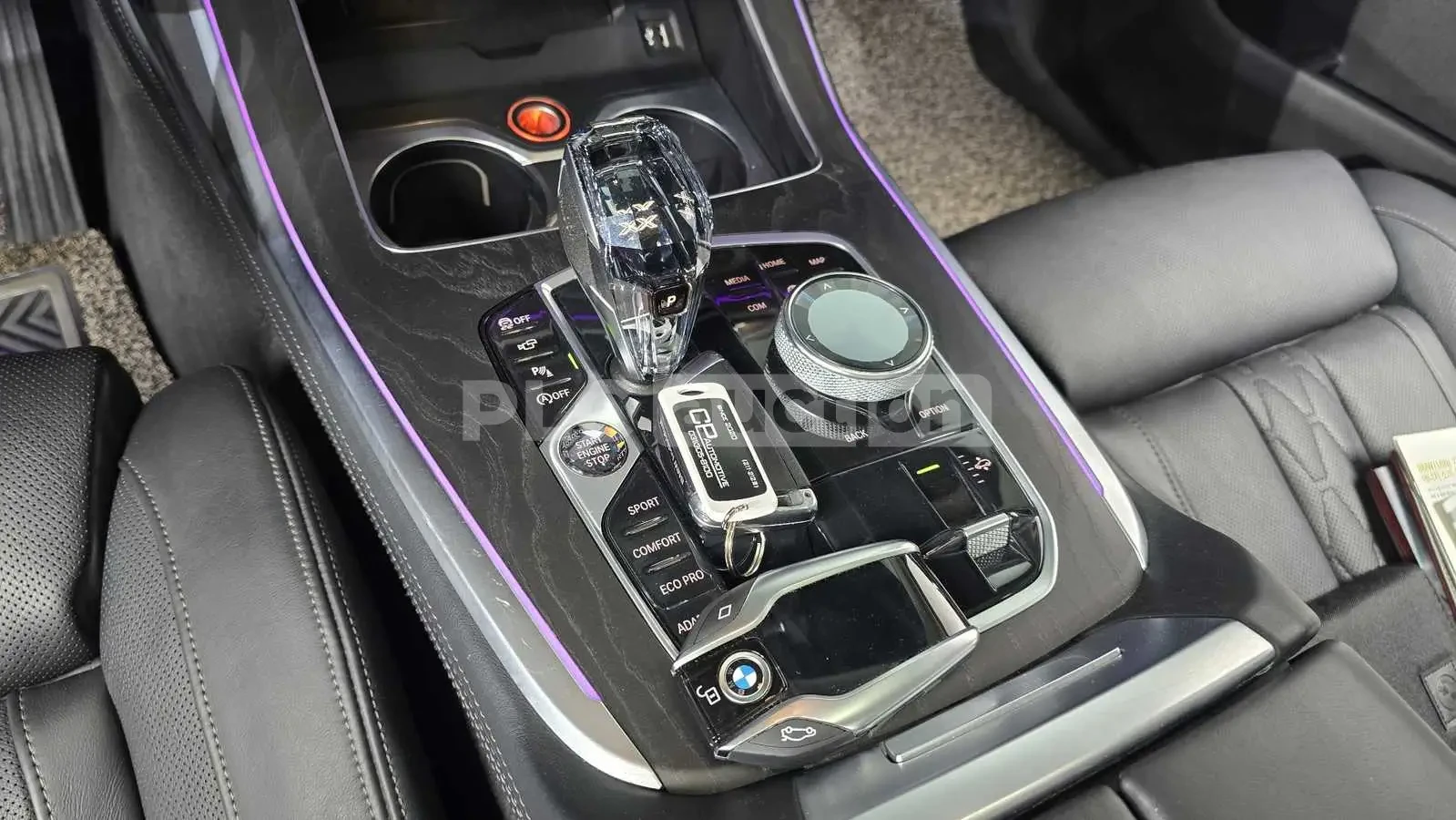 BMW X7 30d xDrive| PANO| TV| 360| 7МЕСТА| ВКЛ.ТЕХНОТЕСТ, снимка 8 - Автомобили и джипове - 54750105