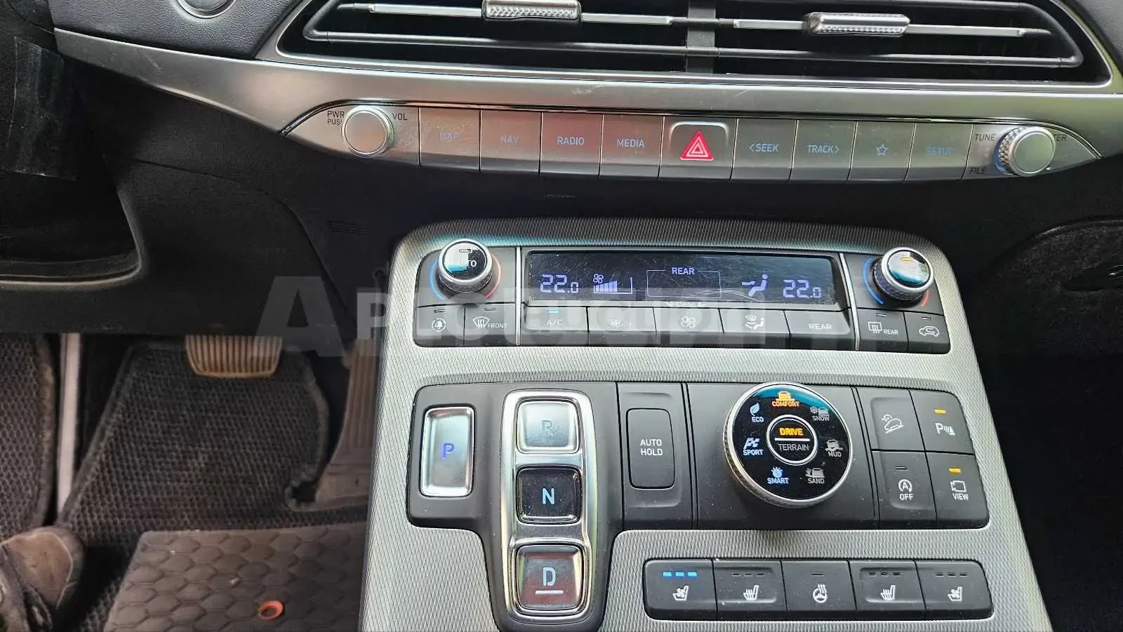 Hyundai Palisade 2.2 4x4| КАМЕРА| ПАНО| ОБДУХ| ВКЛ.ТЕХНОТЕСТ, снимка 11 - Автомобили и джипове - 54789111