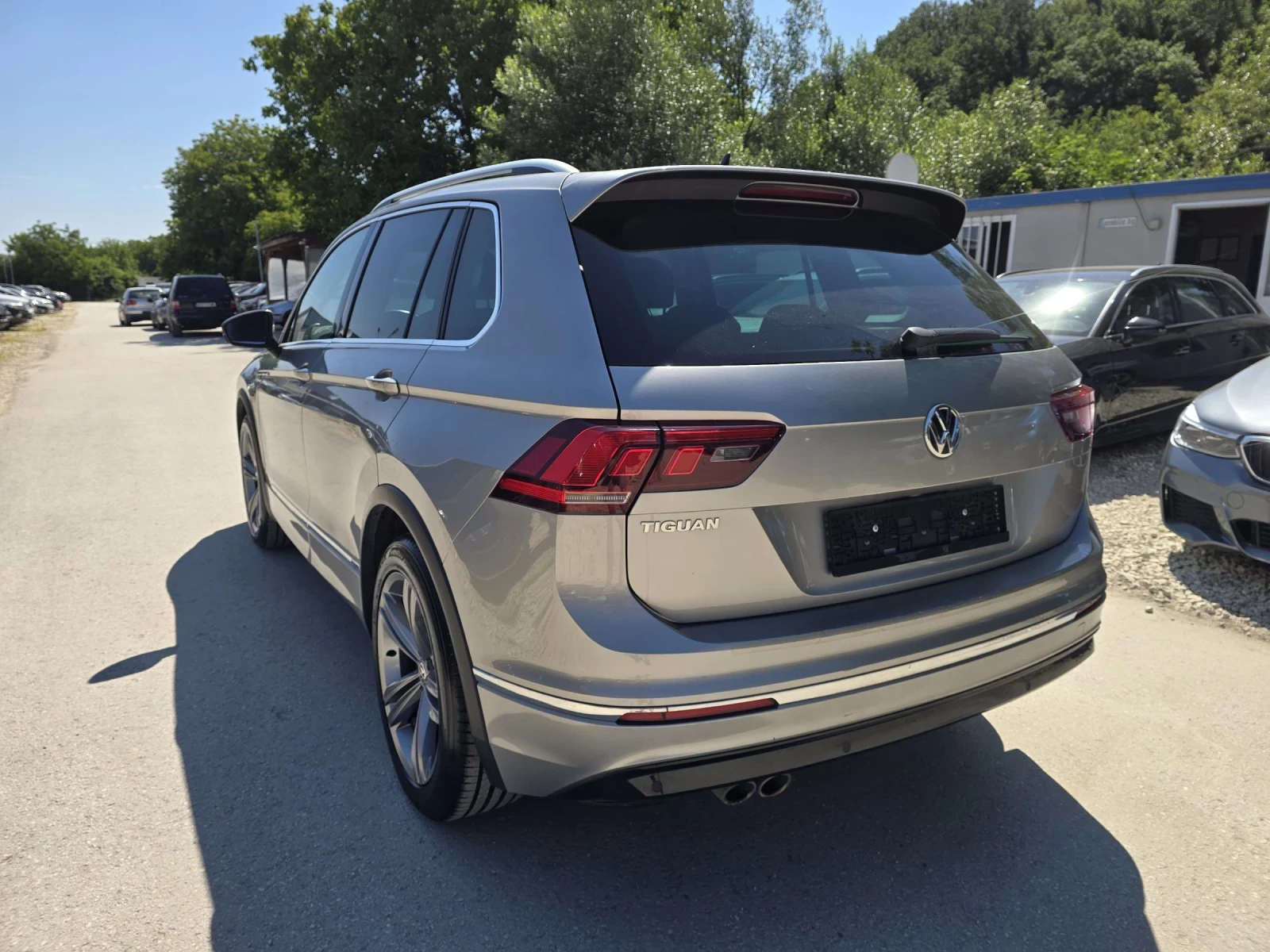 VW Tiguan 2.0TDI 150к.с R-line DSG, снимка 3 - Автомобили и джипове - 55184481