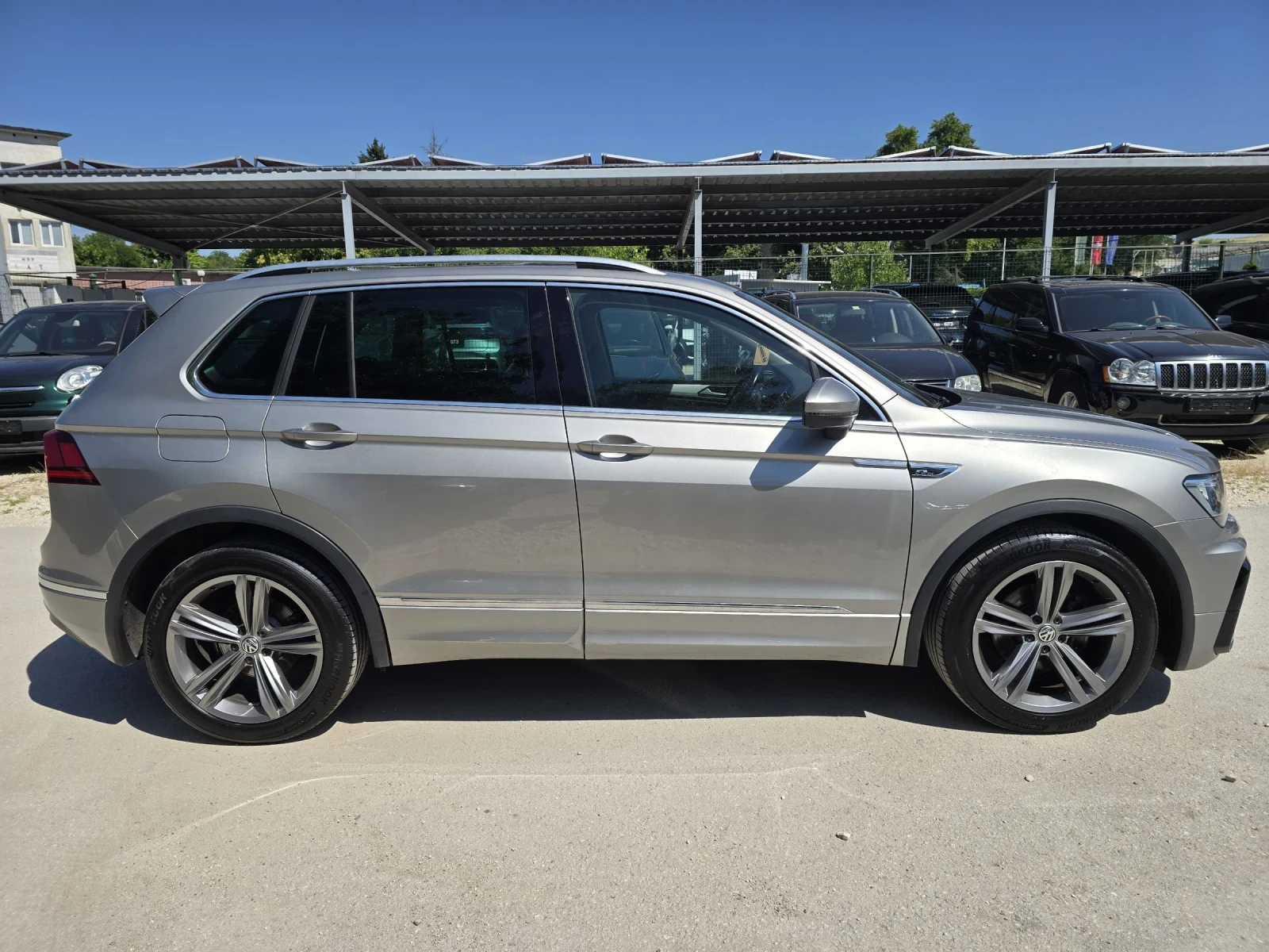 VW Tiguan 2.0TDI 150к.с R-line DSG, снимка 8 - Автомобили и джипове - 55184481