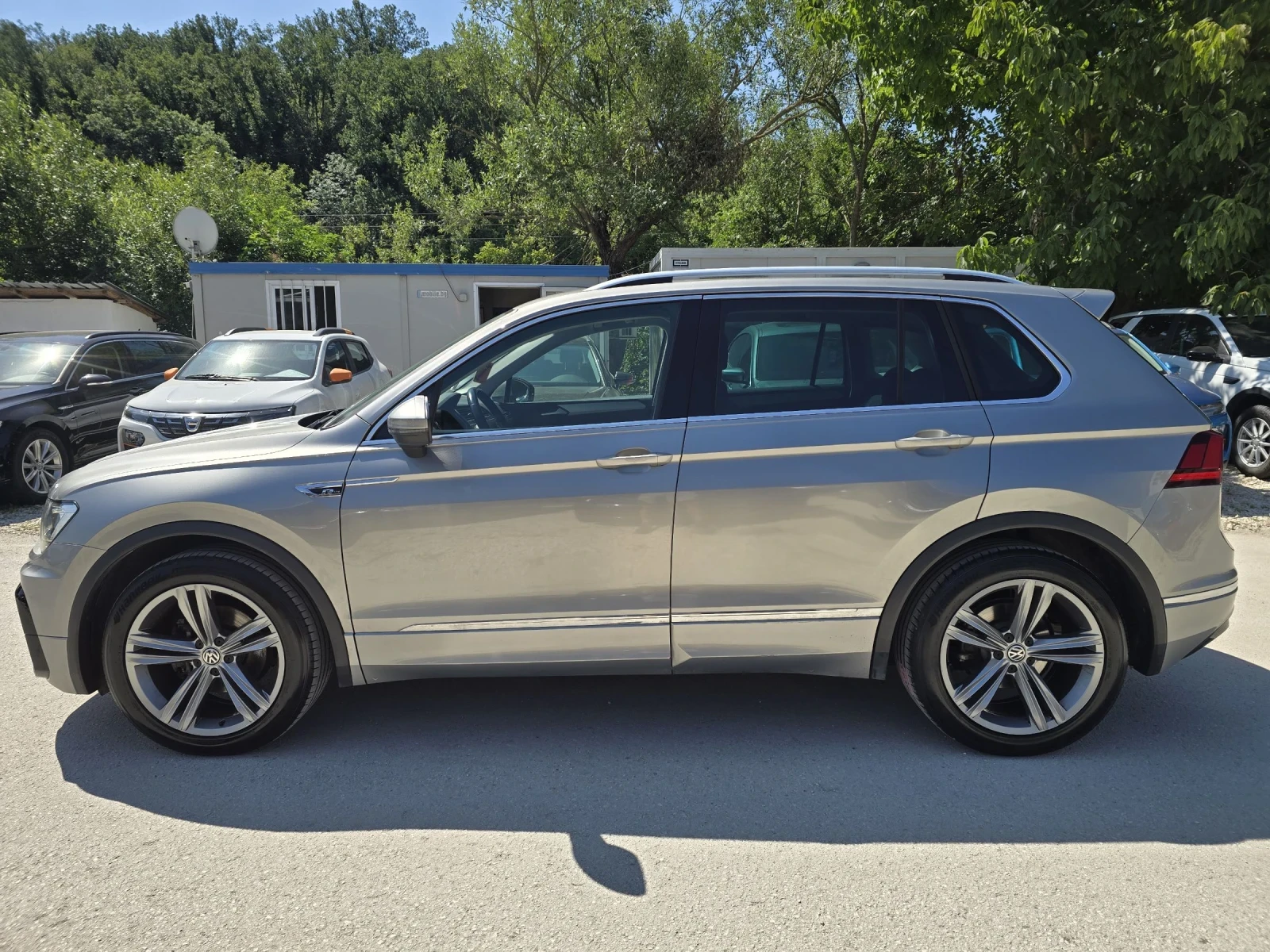 VW Tiguan 2.0TDI 150к.с R-line DSG, снимка 7 - Автомобили и джипове - 55184481