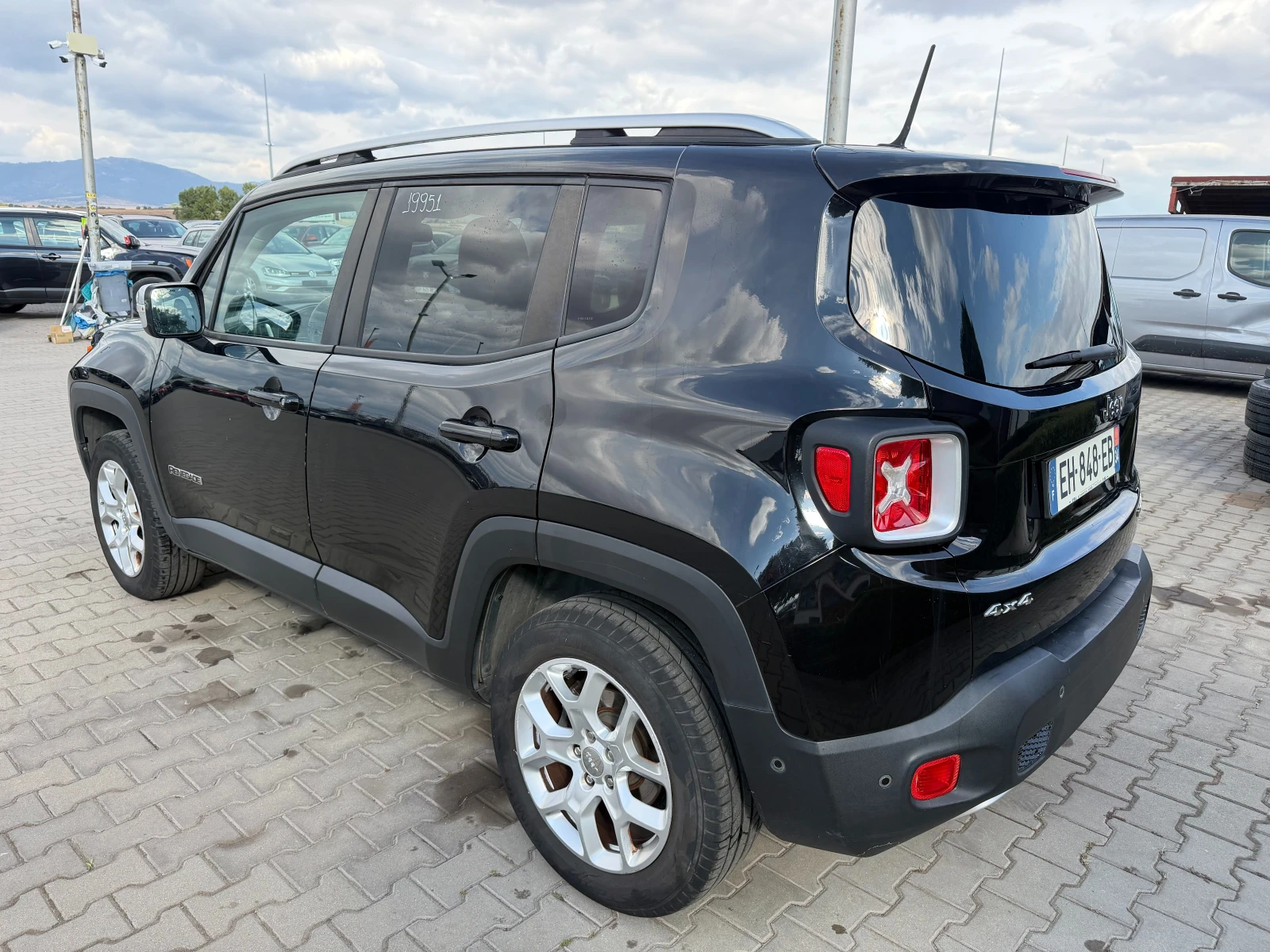 Jeep Renegade 2.0M-JET AVTOMAT/KOJA/NAVI EURO 6, снимка 8 - Автомобили и джипове - 56272689