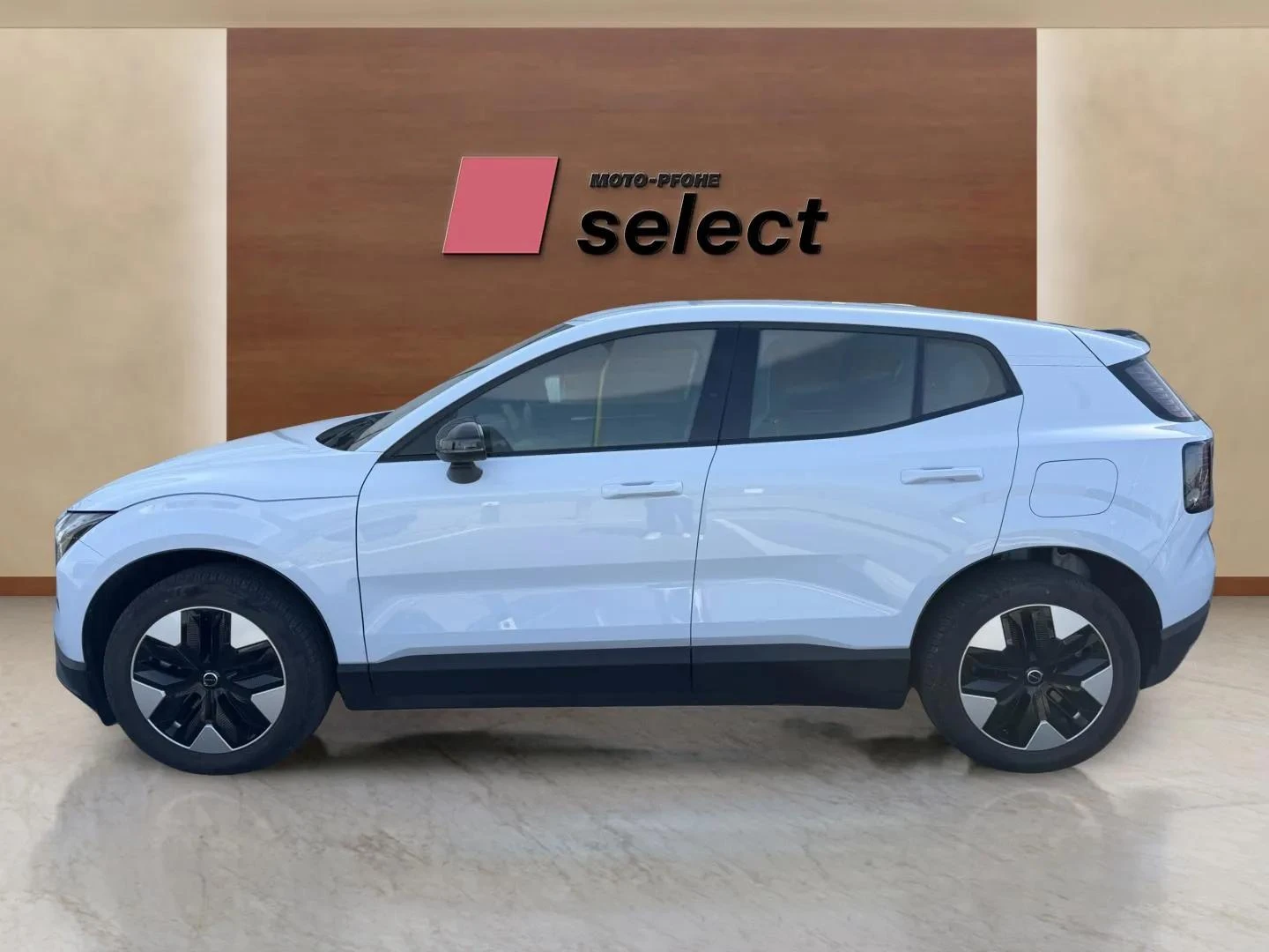 Volvo EX30 single motor, снимка 8 - Автомобили и джипове - 56365227