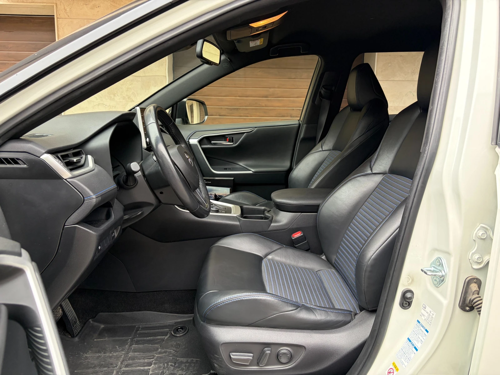 Toyota Rav4 2.5 Hybrid AWD-i Luxury- � �������� | Mobile.bg � ����������� 6