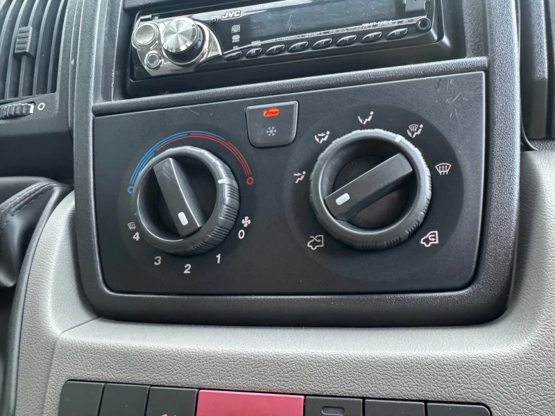 Citroen Jumper 2.2HDI Бордови, снимка 12 - Бусове и автобуси - 52496283