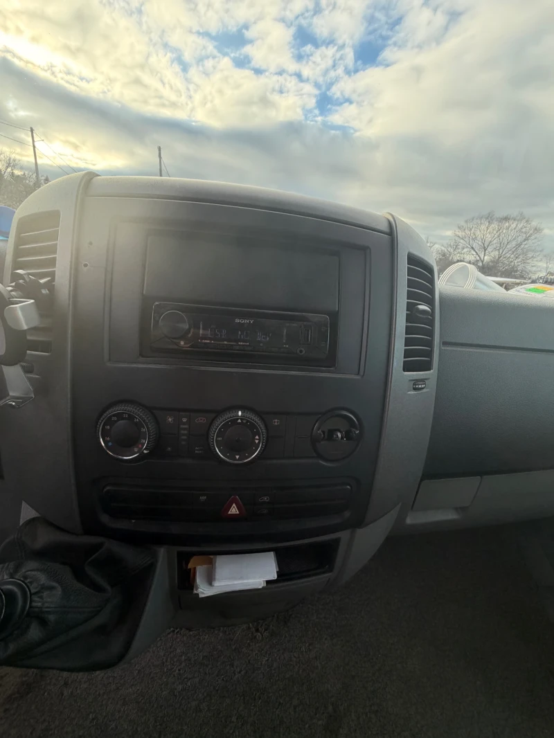 VW Crafter, снимка 12 - Бусове и автобуси - 53258345