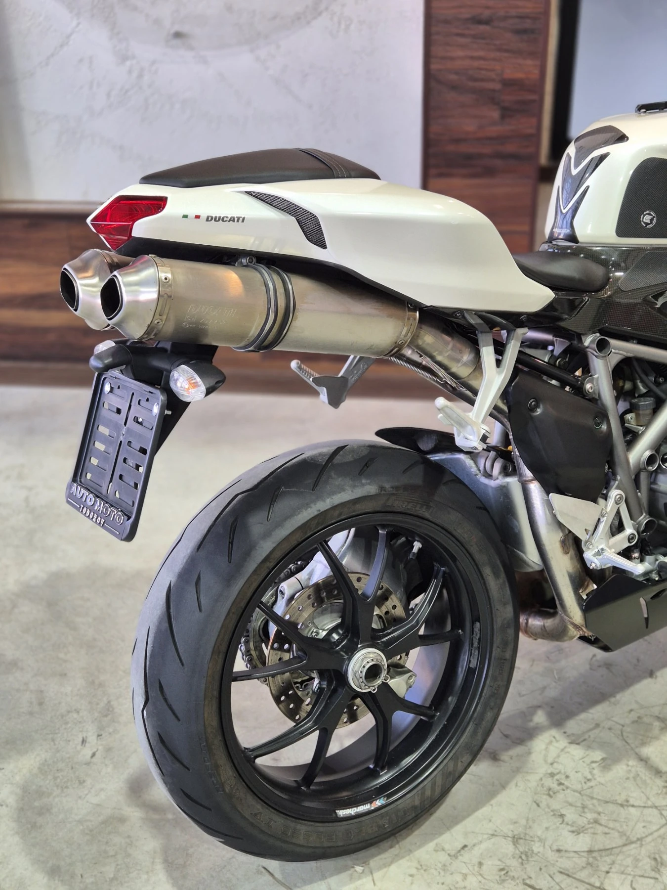 Ducati 848 Нов внос от ШВЕЙЦАРИЯ!!! 2010г., снимка 16 - Мотоциклети и мототехника - 55645040