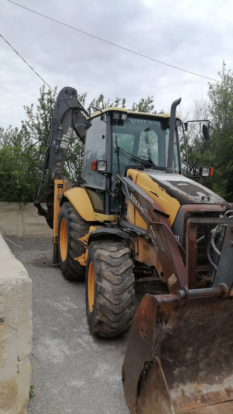 Багер Volvo BL71+ , снимка 3 - Индустриална техника - 55787424