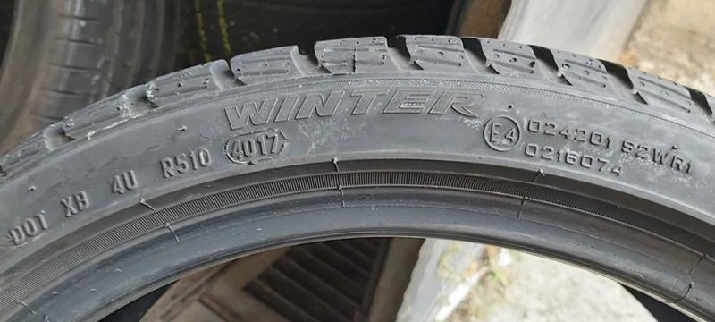 Гуми Зимни 225/40R18, снимка 8 - Гуми и джанти - 30924498