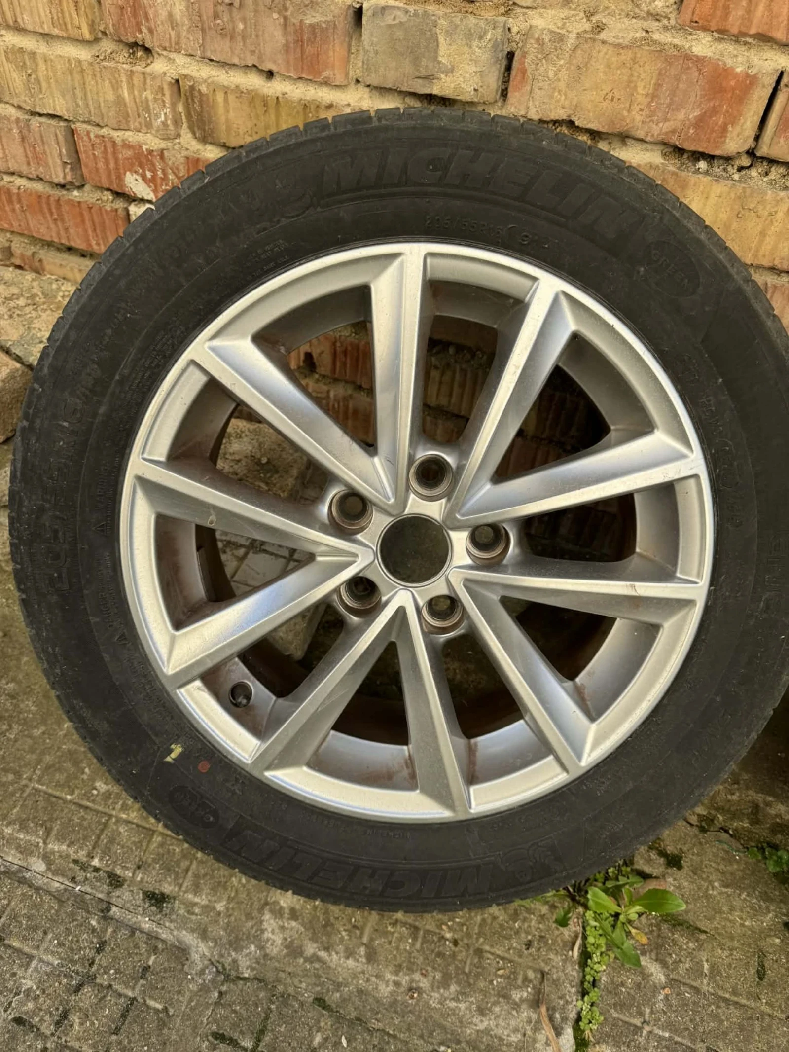 Гуми с джанти Michelin 205/55R16, снимка 2 - Гуми и джанти - 54148039