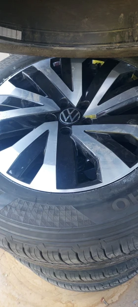        235/65R18  VW Touareg
