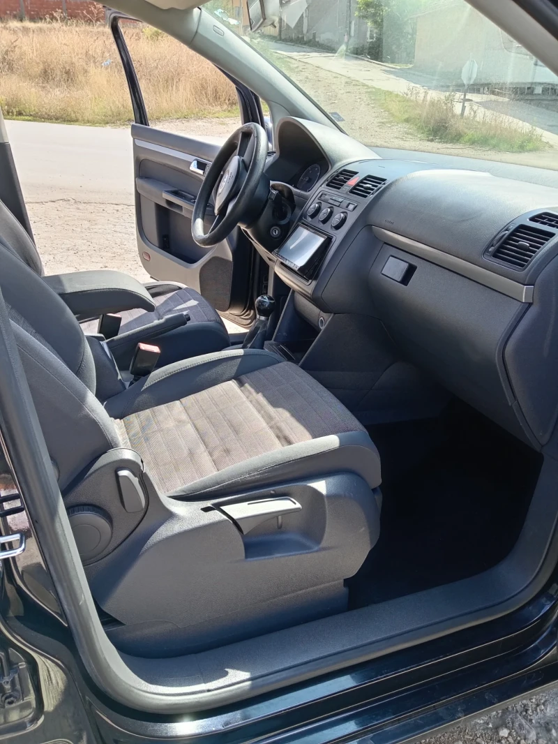 VW Touran 1.9 105, снимка 5 - Автомобили и джипове - 47335786