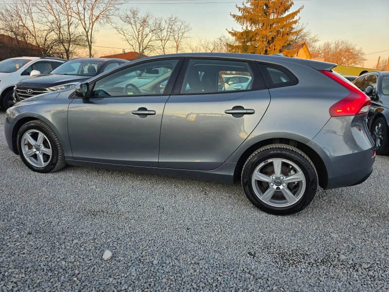 Volvo V40 2.0D2-EВРО 6В-FACELIFT-AВТОМАТИК-НАВИГАЦИЯ, снимка 3 - Автомобили и джипове - 49379685