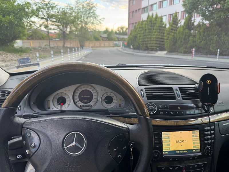 Mercedes-Benz E 500 4x4, снимка 9 - Автомобили и джипове - 50293310