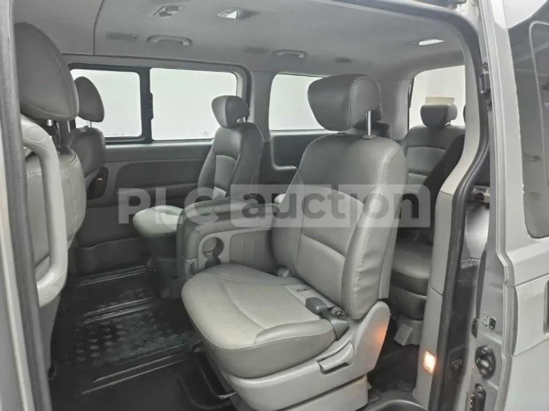 Hyundai Starex, снимка 12 - Автомобили и джипове - 52332488
