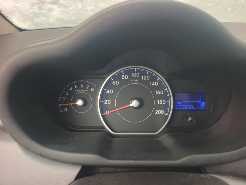 Hyundai I10 1.1I/FACELIFT/Газ/Евро 5/Климатик , снимка 12 - Автомобили и джипове - 53023663