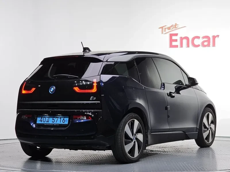 BMW i3 Lux, снимка 2 - Автомобили и джипове - 56514155
