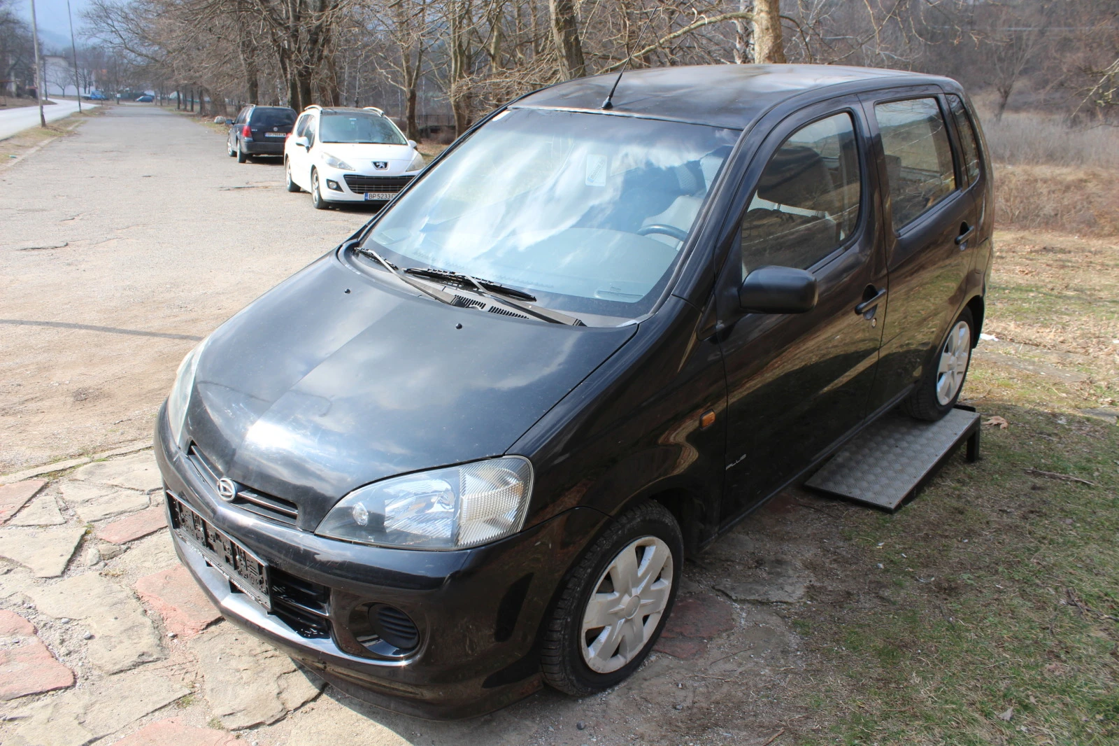 Daihatsu Yrv 1.0I TWINCAM - изображение 3