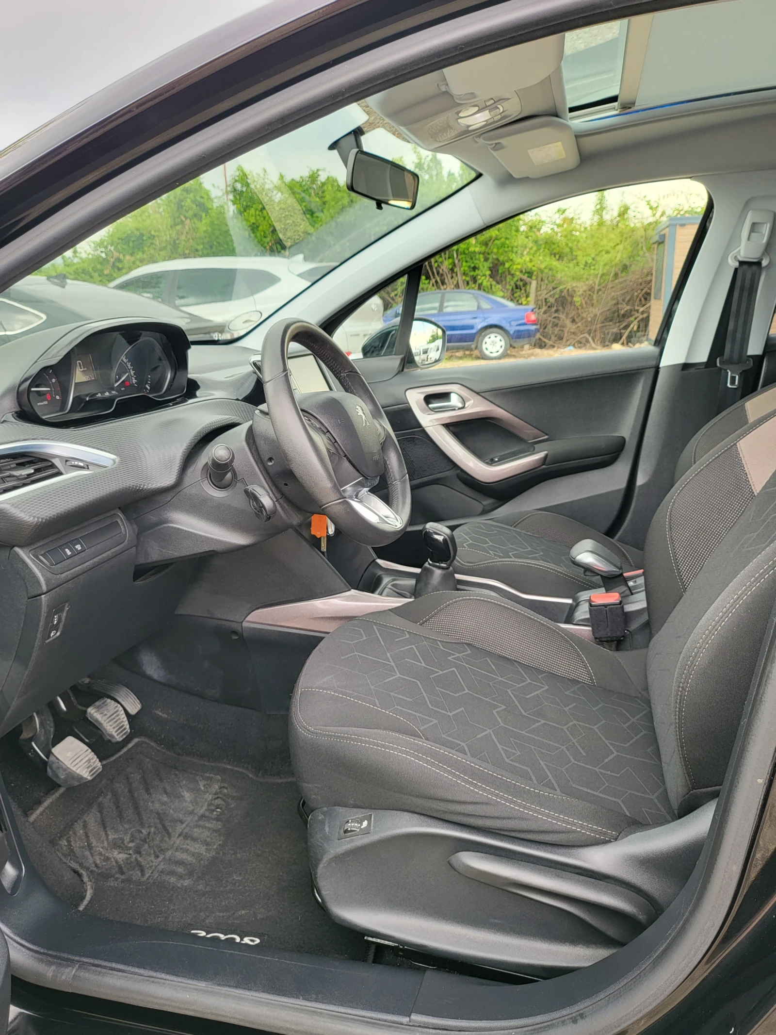 Peugeot 2008 1.6 HDI/EURO6 - изображение 8