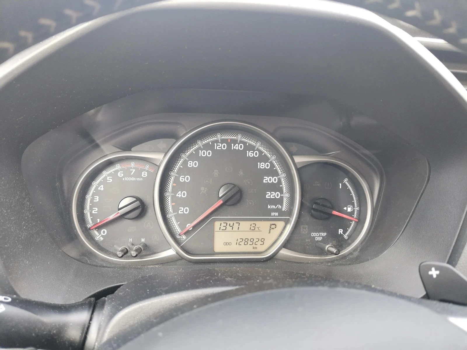 Toyota Yaris  - изображение 4