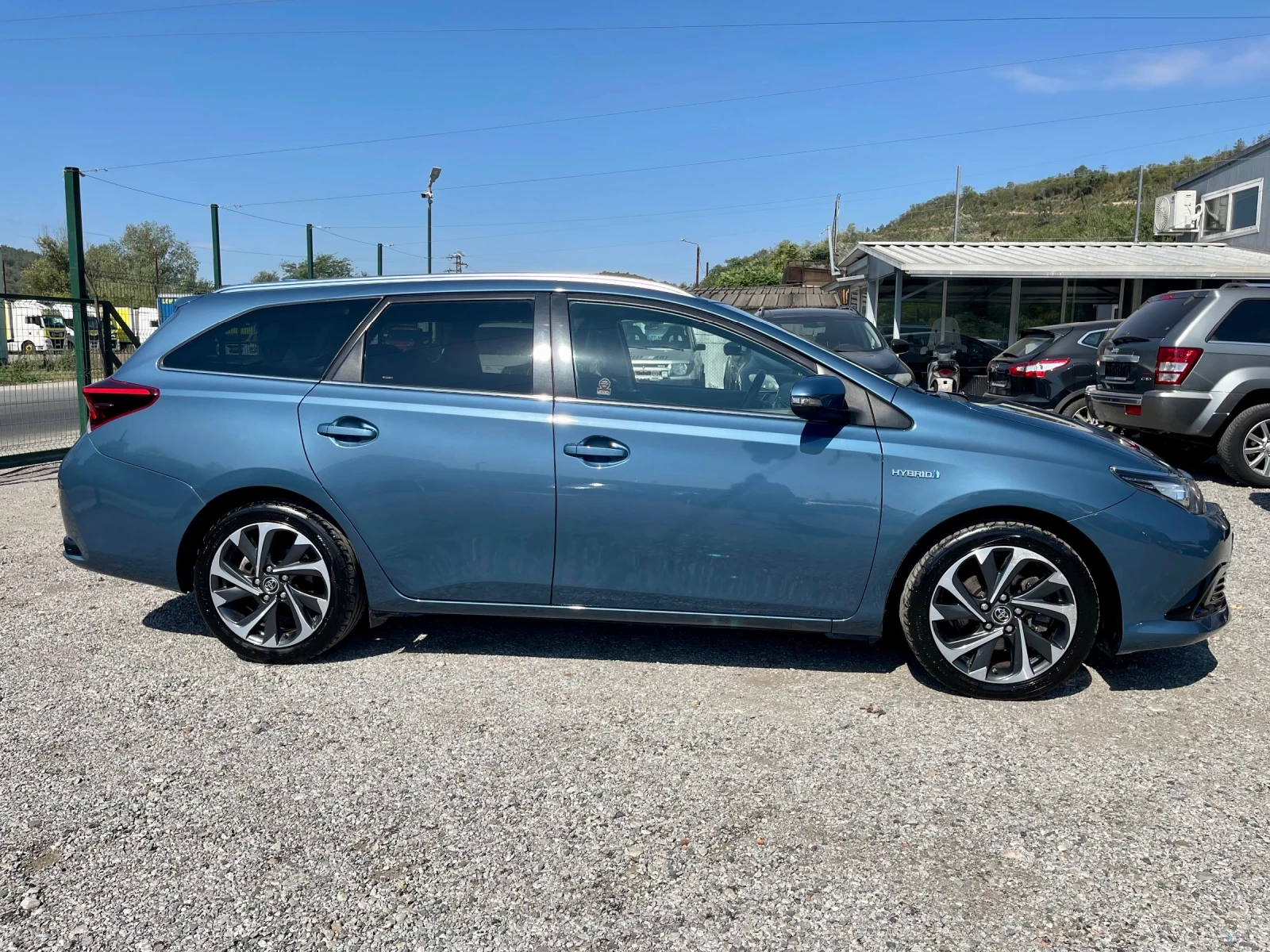 Toyota Auris 1.8i-HYBRID LOUNGE-FACELIFT-LED-CAMERA - изображение 6