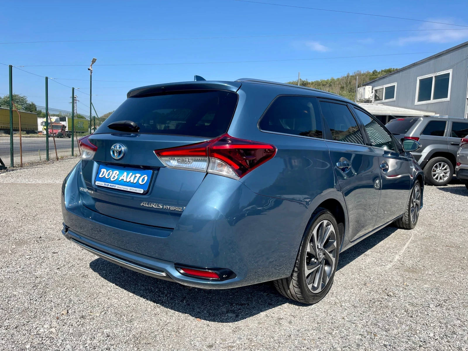 Toyota Auris 1.8i-HYBRID LOUNGE-FACELIFT-LED-CAMERA - изображение 5