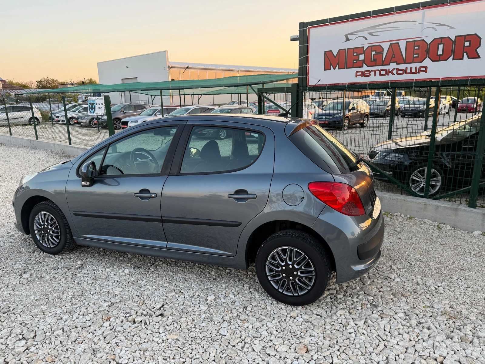 Peugeot 207 1.4i 16v-88p.s-5 vrati | Mobile.bg � ����������� 4