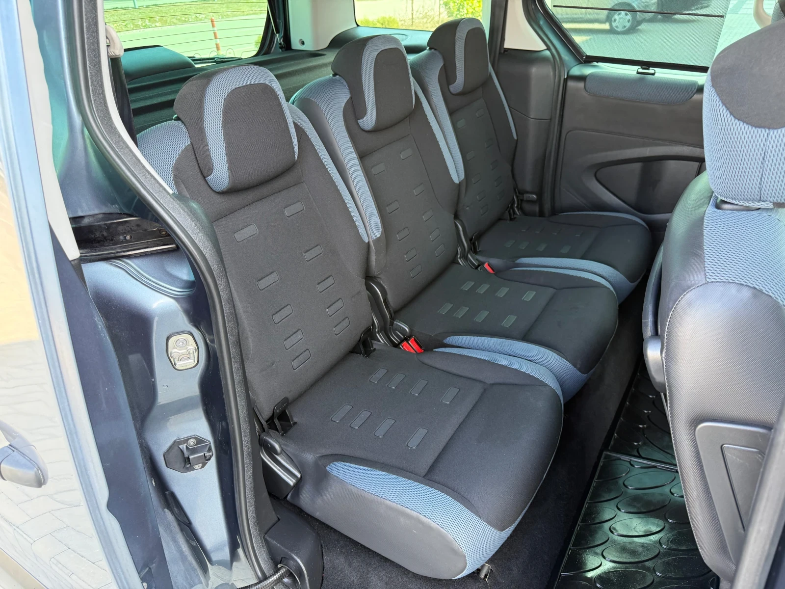 Citroen Berlingo 1.6 HDI / XTR / FACELIFT / LED / PARKTRONIC , снимка 13 - Автомобили и джипове - 53865212