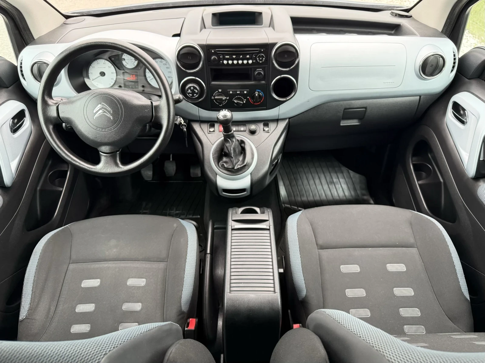 Citroen Berlingo 1.6 HDI / XTR / FACELIFT / LED / PARKTRONIC , снимка 8 - Автомобили и джипове - 53865212