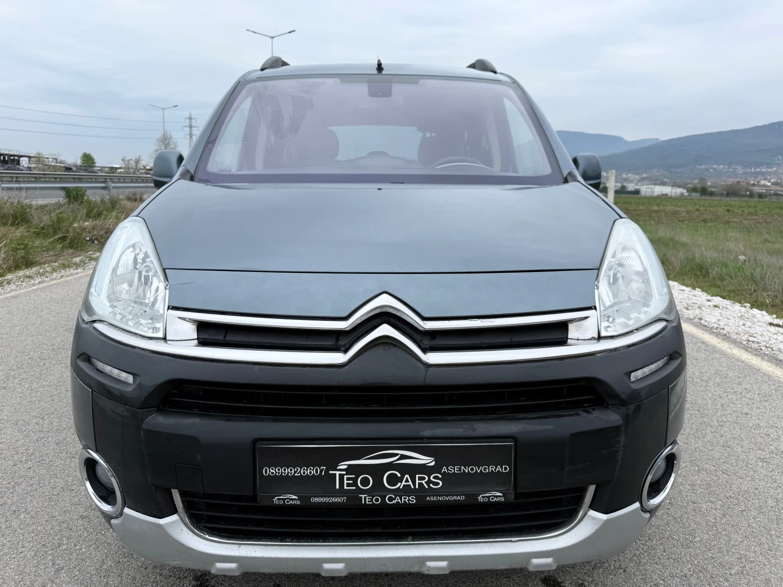 Citroen Berlingo 1.6 HDI / XTR / FACELIFT / LED / PARKTRONIC , снимка 2 - Автомобили и джипове - 53865212