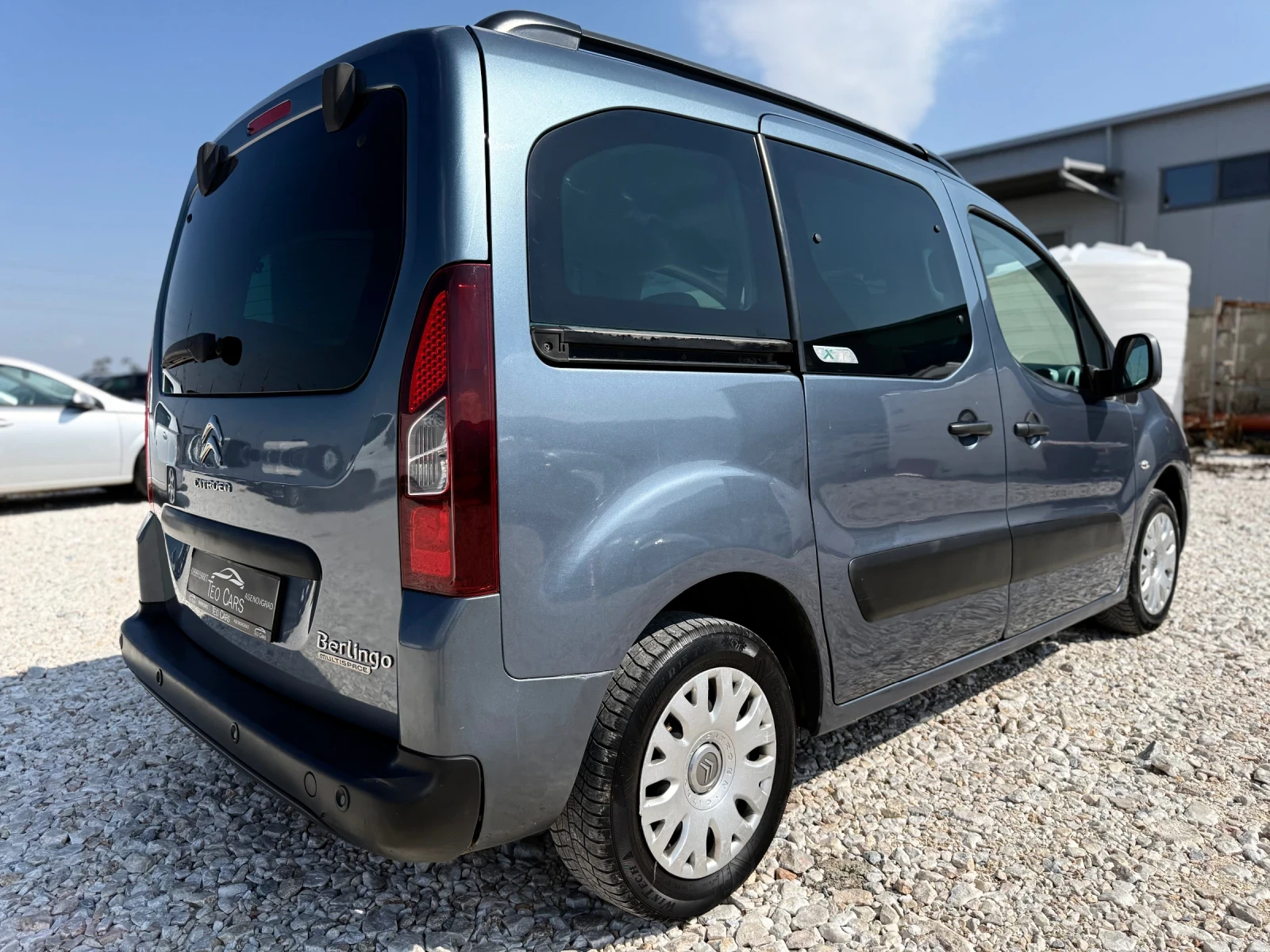 Citroen Berlingo 1.6 HDI / XTR / FACELIFT / LED / PARKTRONIC , снимка 7 - Автомобили и джипове - 53865212