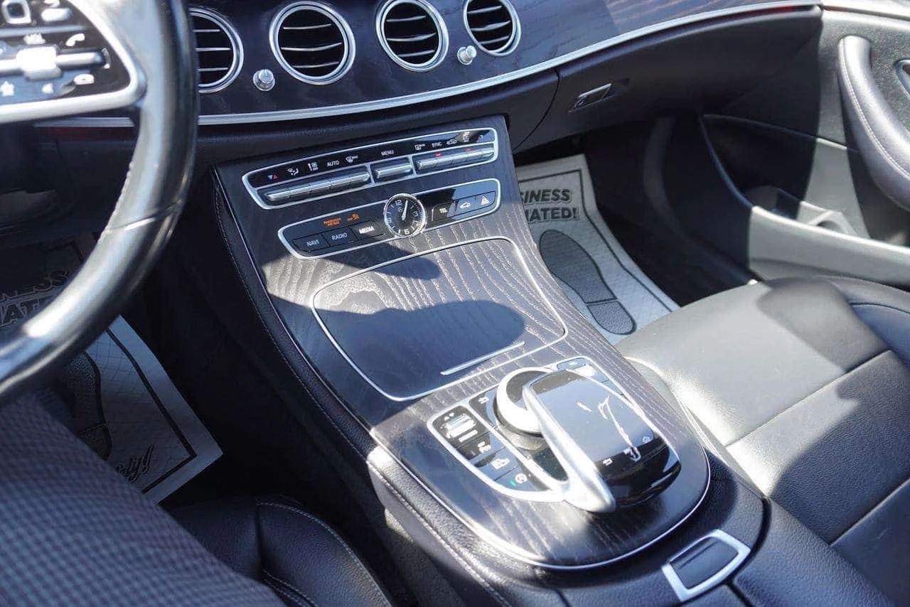 Mercedes-Benz E 450 * ПЪРВИ СОБСТВЕНИК* ДИСТРОНИК* ПАНО* , снимка 13 - Автомобили и джипове - 54355471