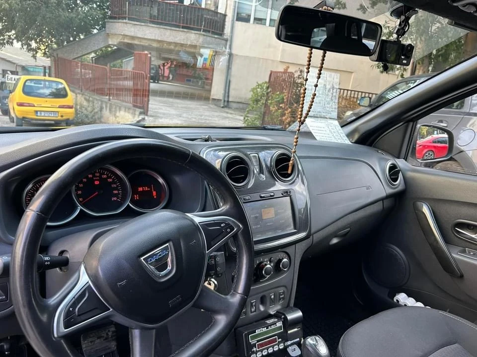 Dacia Logan 1.5d-avtomatik, снимка 8 - Автомобили и джипове - 54853282