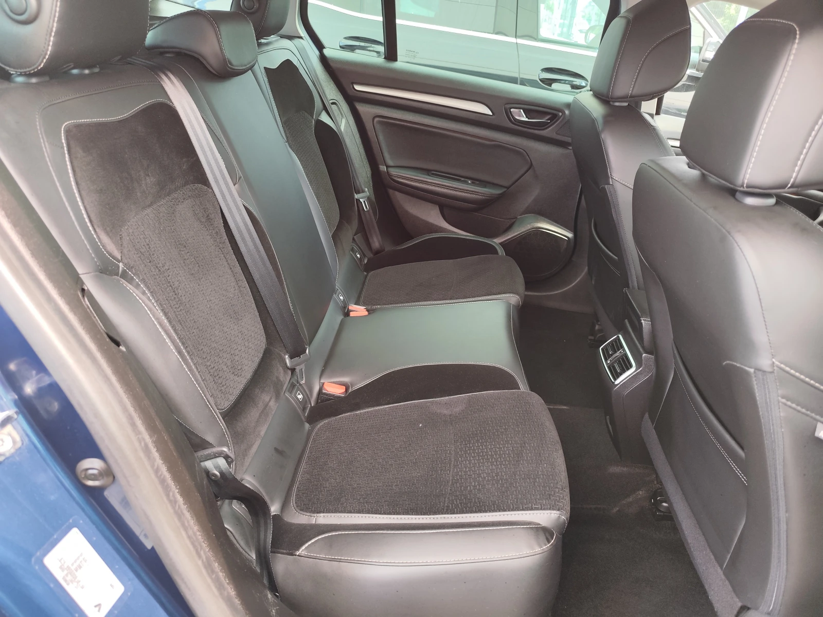 Renault Megane 1.6HDi* EURO6B* LED* NAVI* , снимка 11 - Автомобили и джипове - 55146994