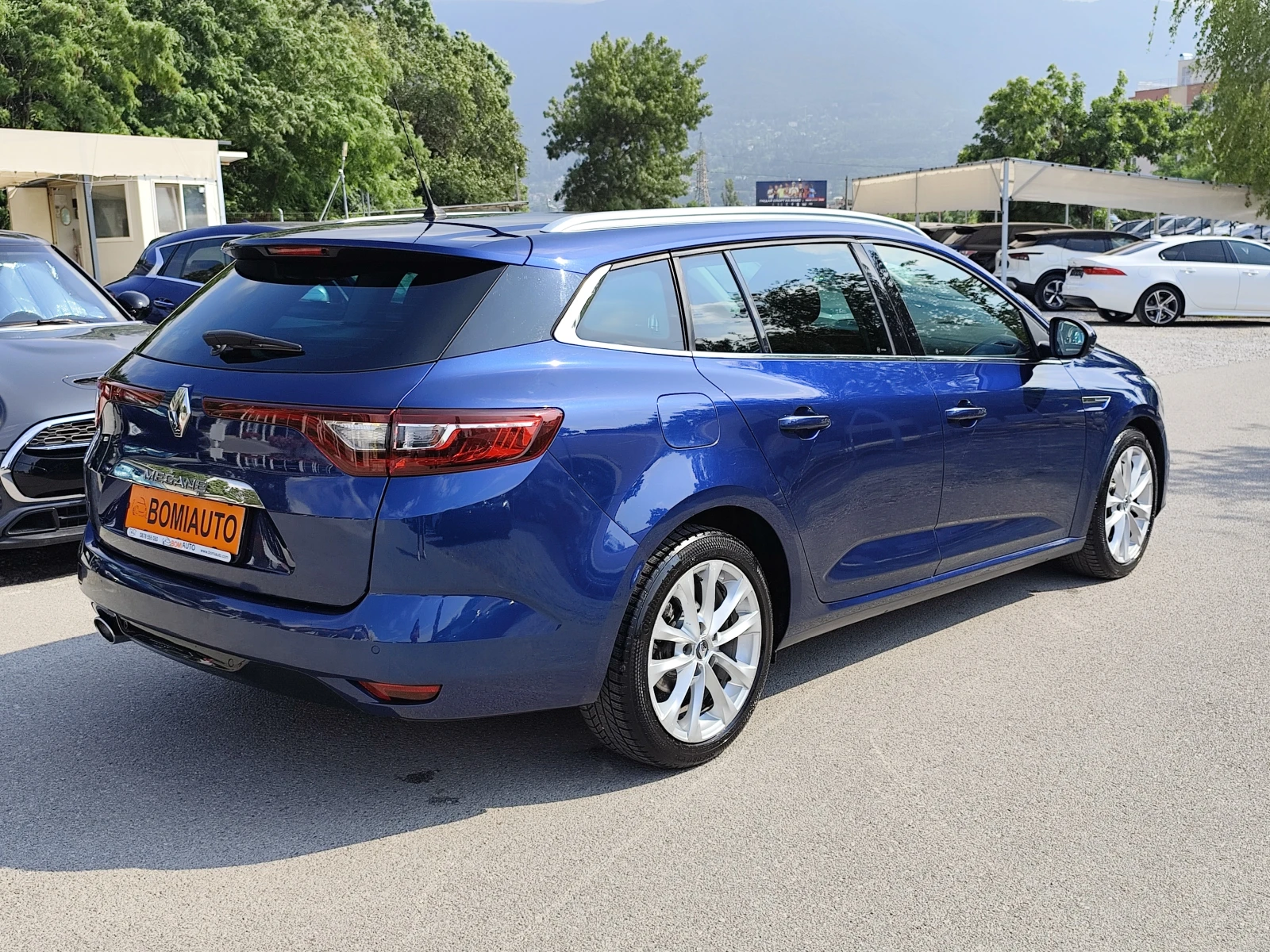 Renault Megane 1.6HDi* EURO6B* LED* NAVI* , снимка 4 - Автомобили и джипове - 55146994