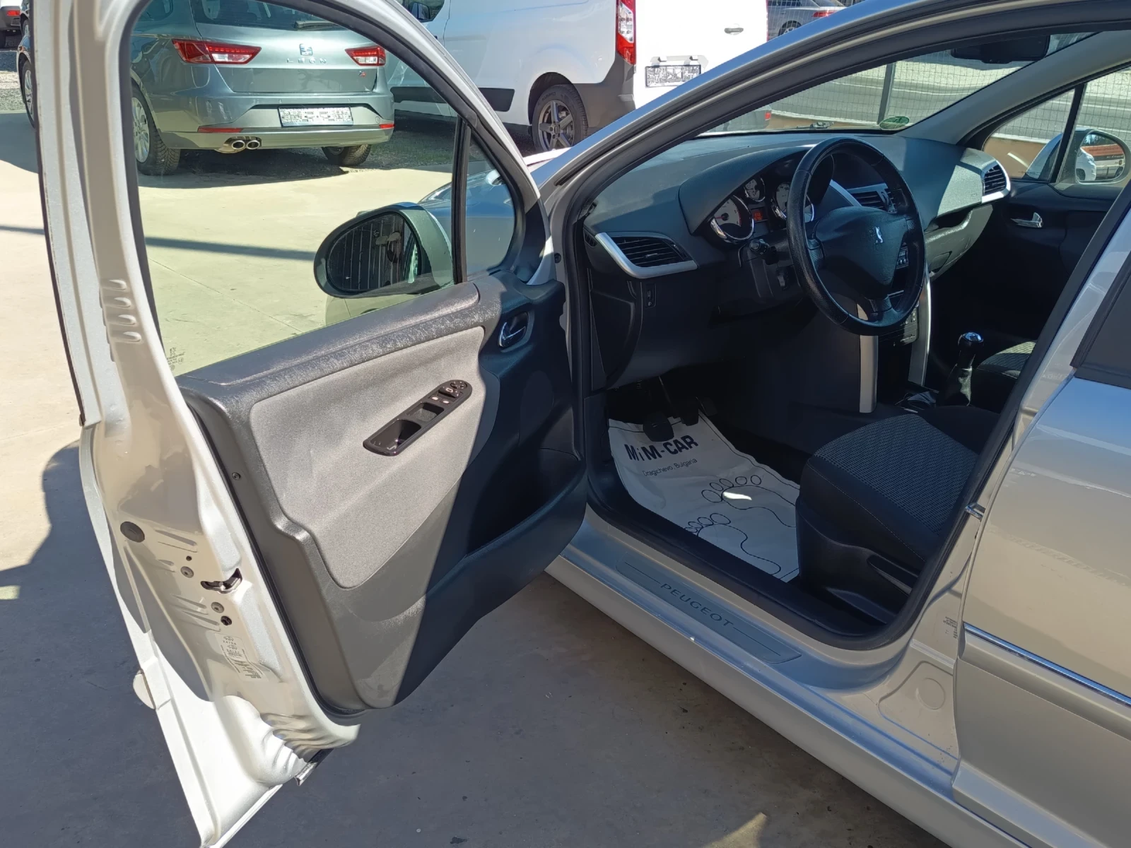 Peugeot 207 1.6hdi, снимка 9 - Автомобили и джипове - 56074207