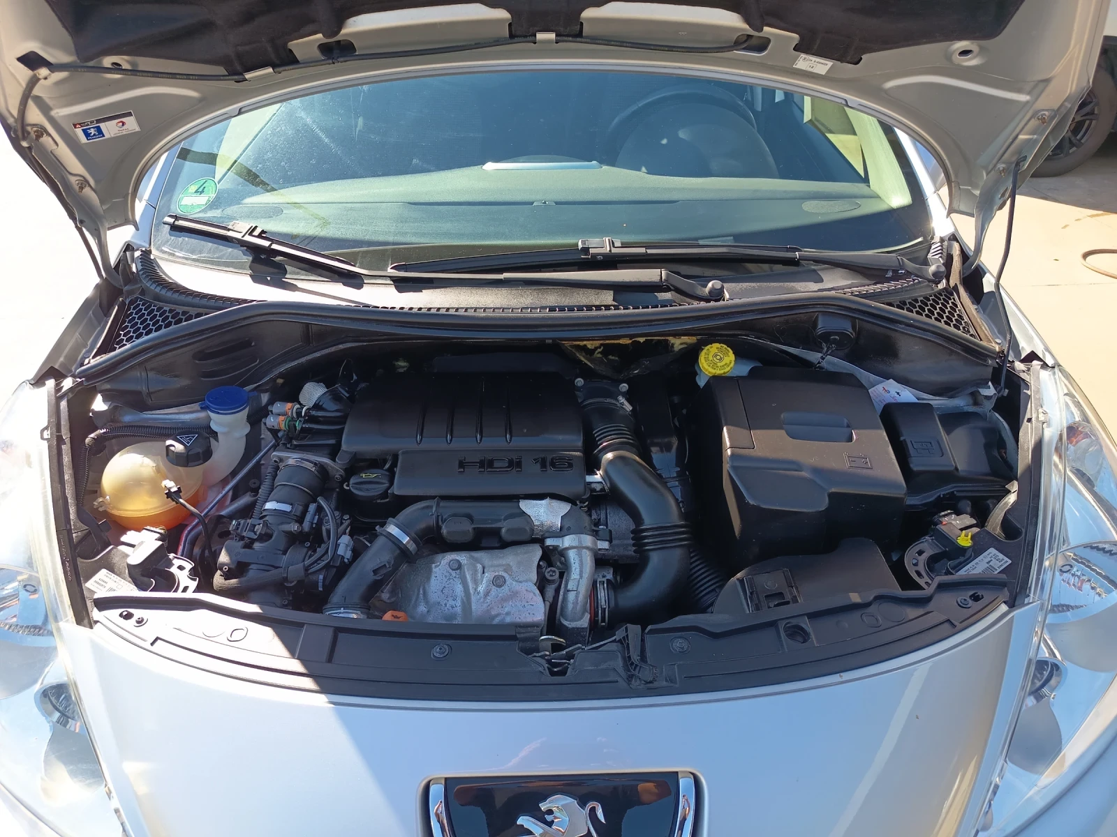 Peugeot 207 1.6hdi, снимка 13 - Автомобили и джипове - 56074207