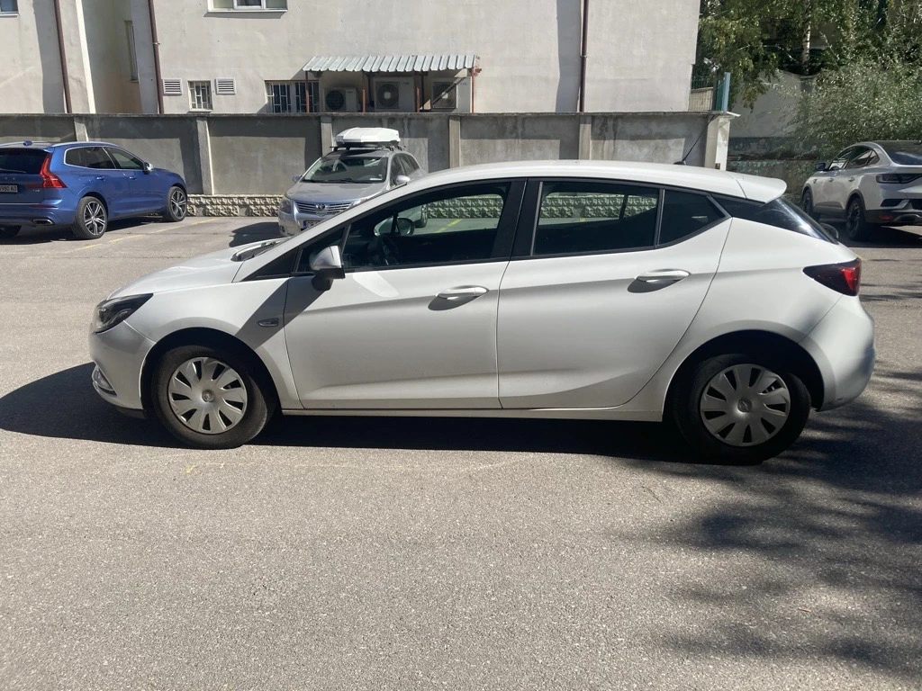 Opel Astra 1.6 CDTi 95hp, снимка 4 - Автомобили и джипове - 56277762
