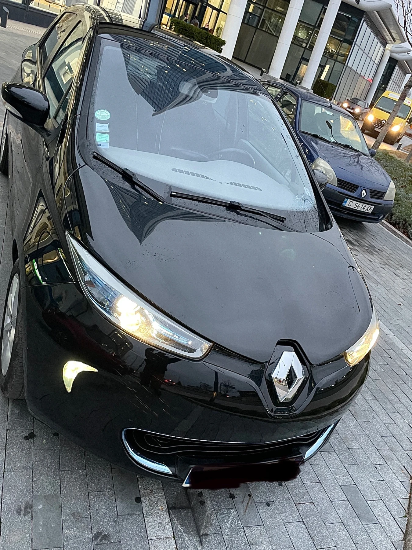 Renault Zoe ЧЕРНО, снимка 12 - Автомобили и джипове - 56325102