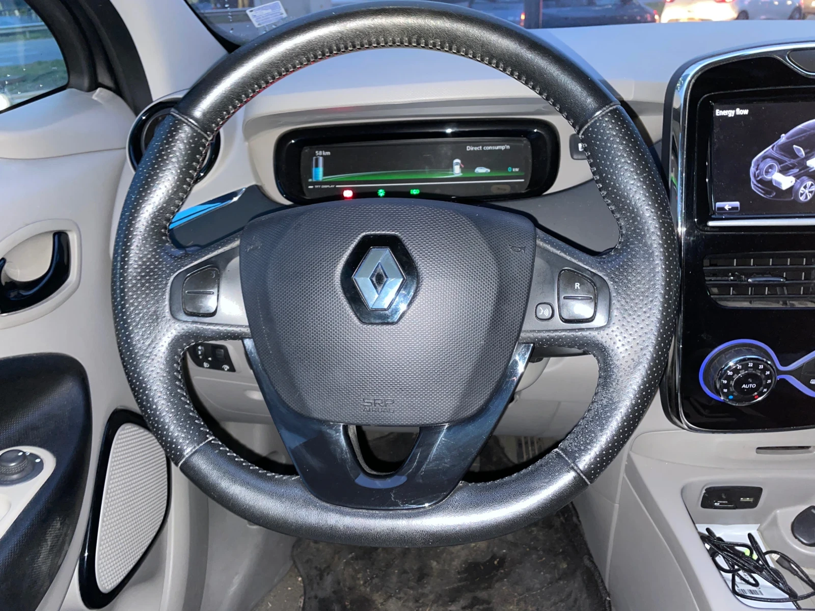 Renault Zoe ЧЕРНО, снимка 6 - Автомобили и джипове - 56325102