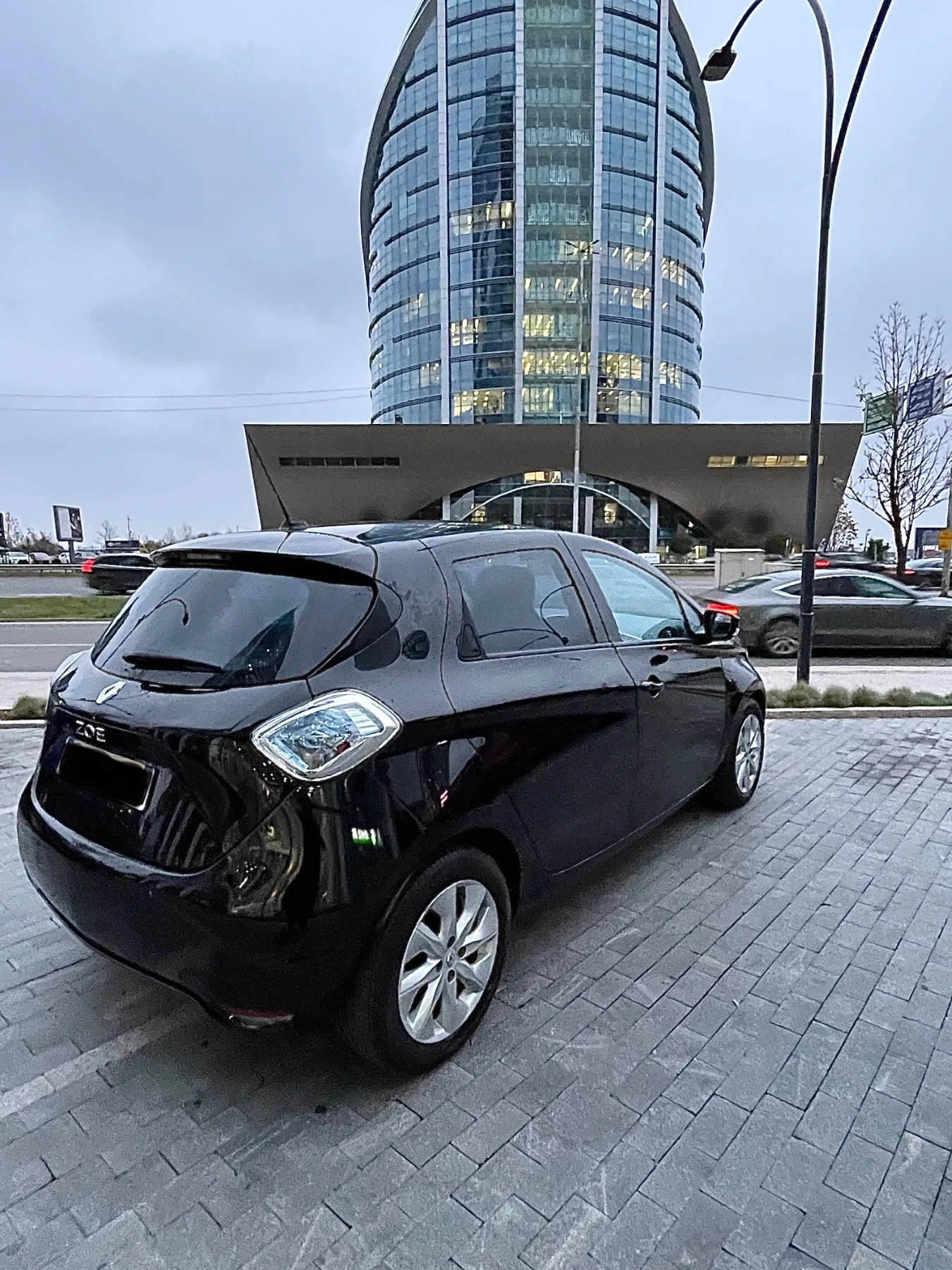 Renault Zoe ЧЕРНО, снимка 17 - Автомобили и джипове - 56325102