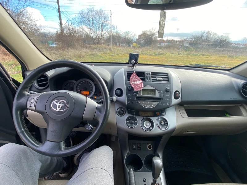 Toyota Rav4 2.0, снимка 8 - Автомобили и джипове - 48205960