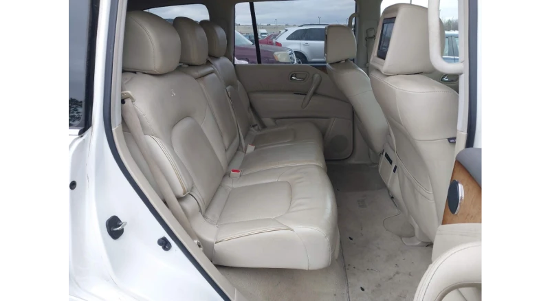 Infiniti QX80 AWD* V8* ОБДУХ* TV* ПОДГРЕВИ* KEYLESS, снимка 12 - Автомобили и джипове - 48693383