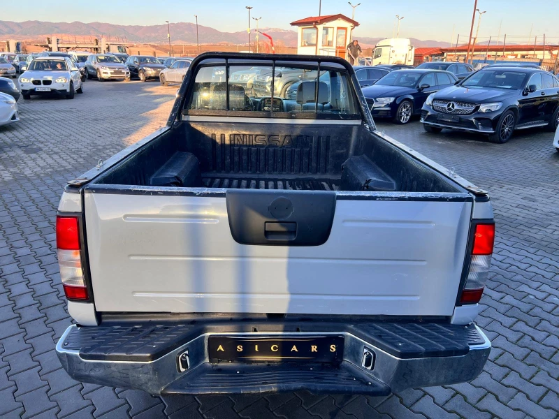 Nissan Navara 2.5D 4X4, снимка 4 - Автомобили и джипове - 48772288