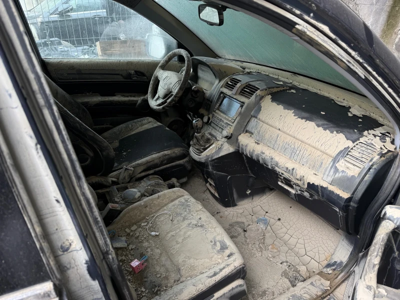 Honda Cr-v Продава се на части, снимка 9 - Автомобили и джипове - 52094284