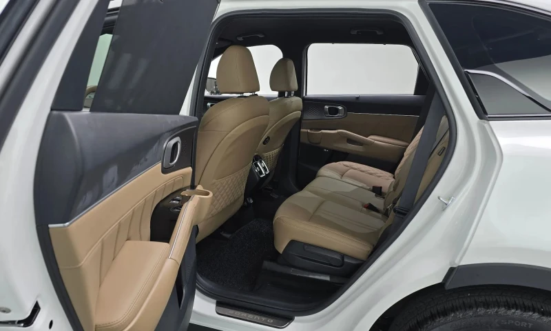 Kia Sorento Gasoline 2.5T 2Wd, снимка 11 - Автомобили и джипове - 52413462