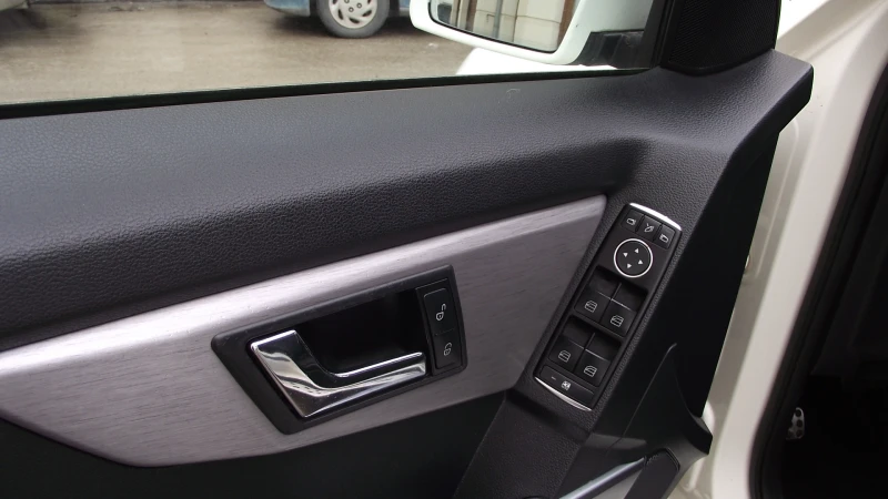 Mercedes-Benz GLK 2.2.d.170.k.c.4.MATIC.NAVI., снимка 12 - Автомобили и джипове - 53559012