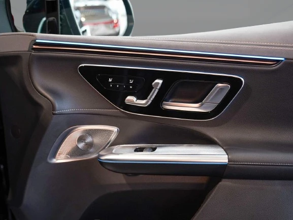 Mercedes-Benz EQE SUV 500 4Matic = AMG Line = Premium Plus Гаранция - изображение 4